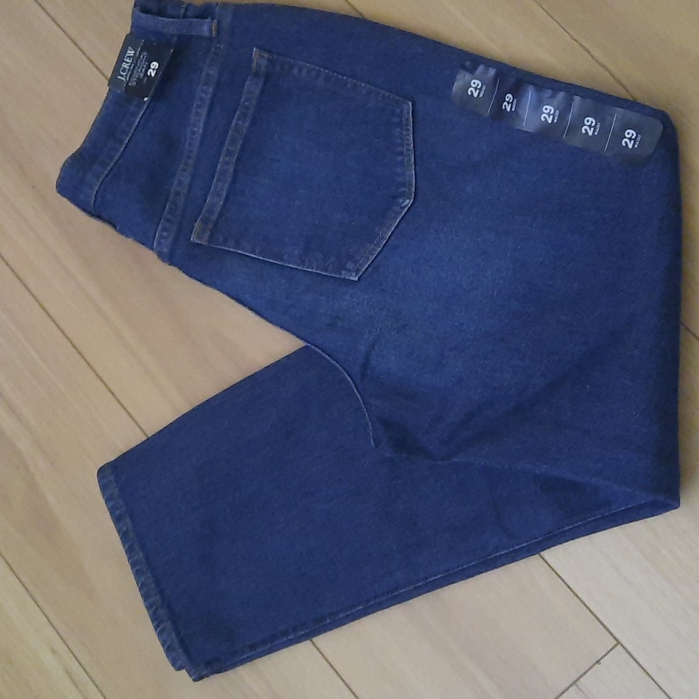NWT J.Crew Essential Straight Jeans - Picture 1 of 3